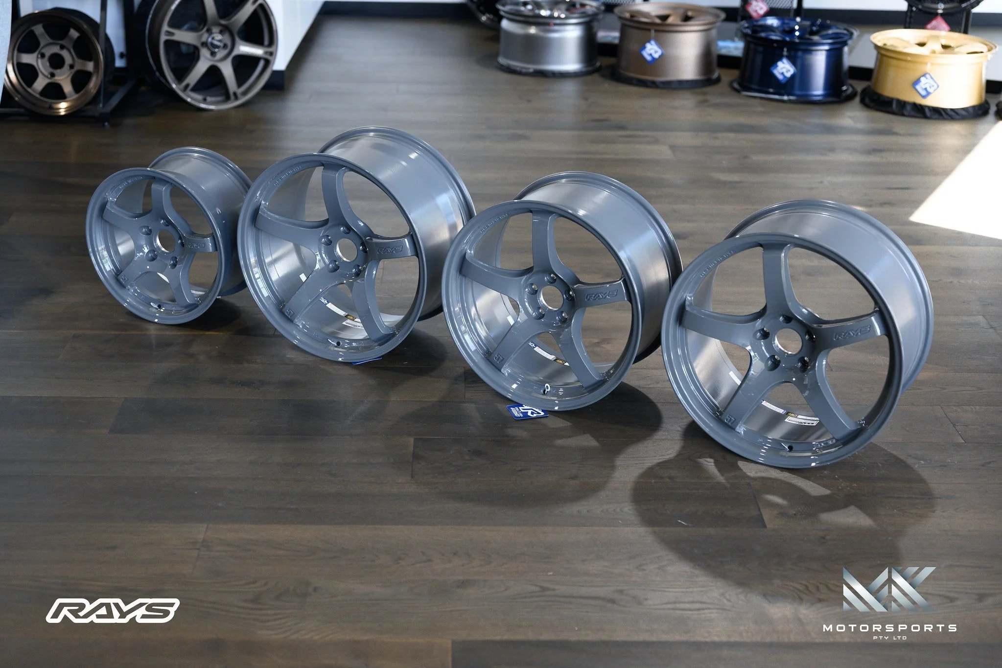 gramLIGHTS 57CR Glossy Grey - Image 17