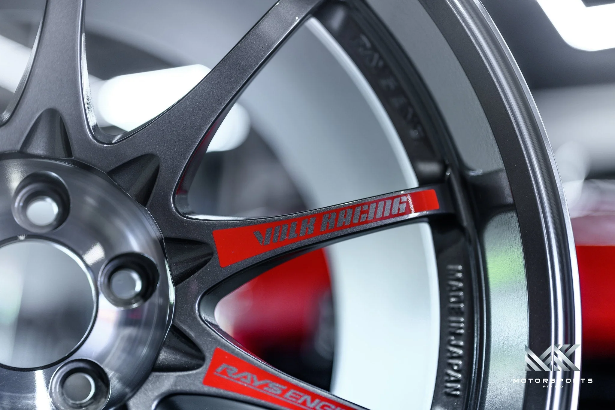Volk Racing CE28SL 18" - Image 3